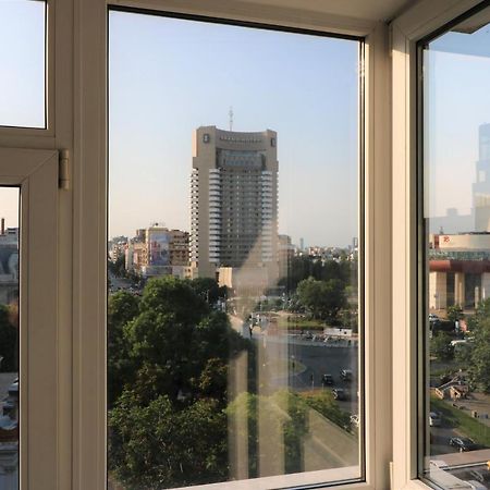 Serenity Heights Apartment: A Panoramic Haven Near Old Town - Free Minibar Бухарест Экстерьер фото