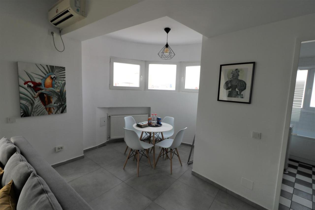 Serenity Heights Apartment: A Panoramic Haven Near Old Town - Free Minibar Бухарест Экстерьер фото