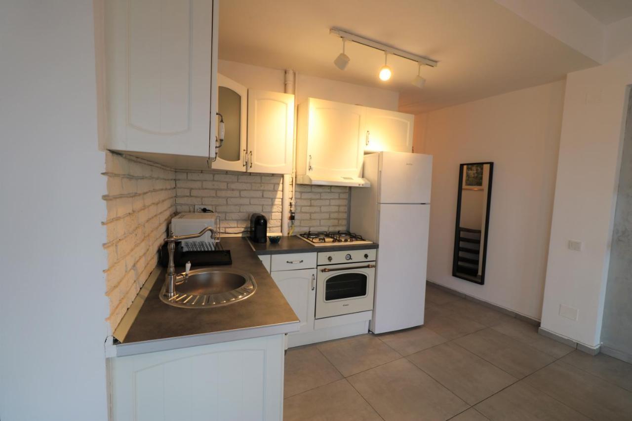 Serenity Heights Apartment: A Panoramic Haven Near Old Town - Free Minibar Бухарест Экстерьер фото