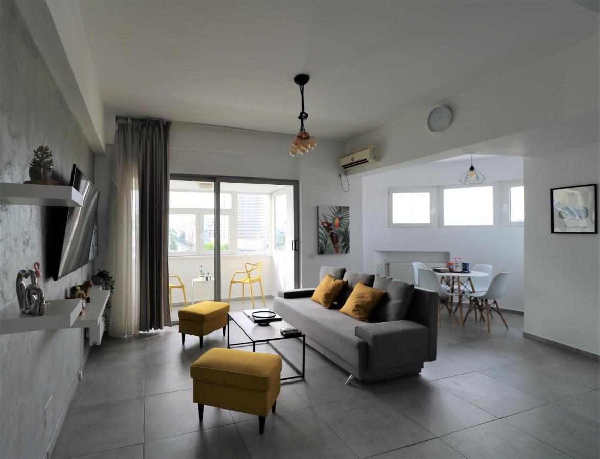 Serenity Heights Apartment: A Panoramic Haven Near Old Town - Free Minibar Бухарест Экстерьер фото